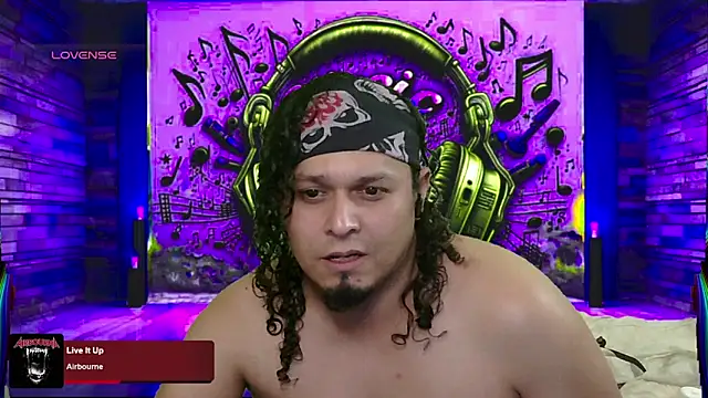 Snapshot of chino_roz chatting on 03-15-25, 07:42 chino roz online show from 03-15-25, 07:42