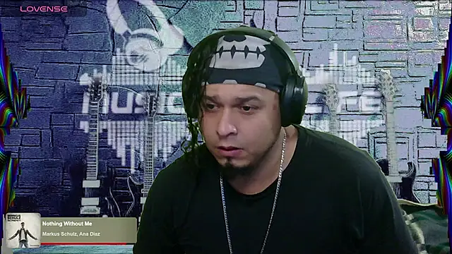 Snapshot of chino_roz chatting on 03-06-25, 11:36 chino roz online show from 03-06-25, 11:36