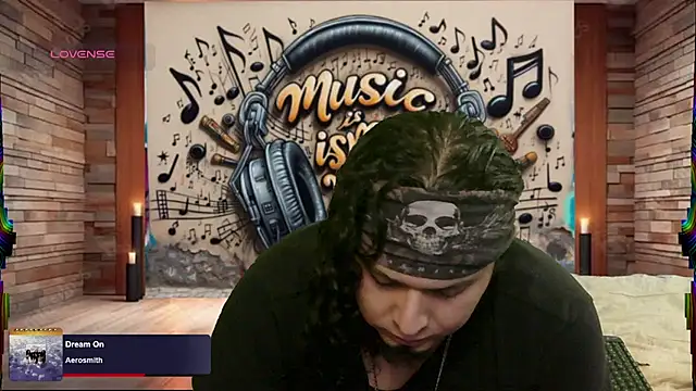 Snapshot of chino_roz chatting on 03-11-25, 07:35 chino roz online show from 03-11-25, 07:35