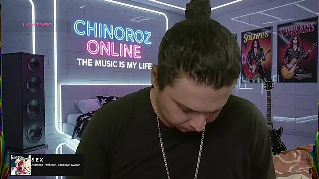 Snapshot of chino_roz chatting on 09-09-25, 01:42 chino roz online show from 09-09-25, 01:42