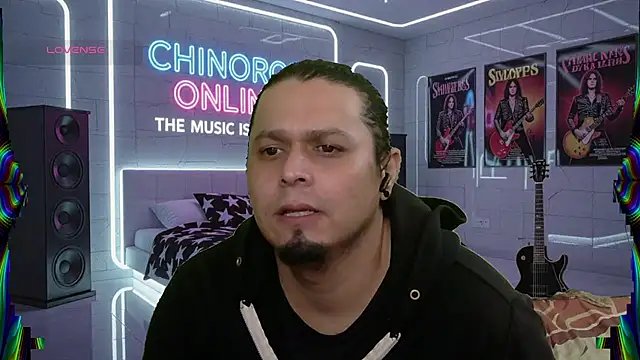 Snapshot of chino_roz chatting on 09-18-25, 05:27 chino roz online show from 09-18-25, 05:27