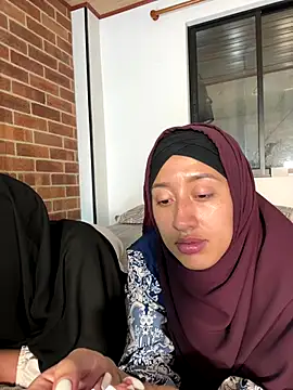 adila anich online show from 11-20-25, 11:03