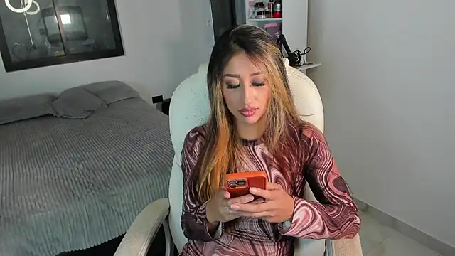 adila anich online show from 10-29-25, 09:47