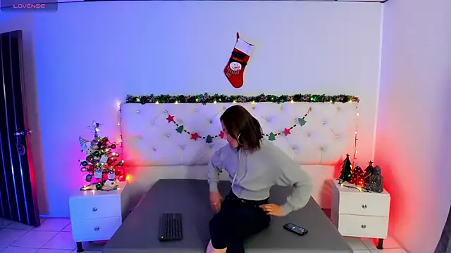 Aron cruz online show from 12-22-25, 12:49