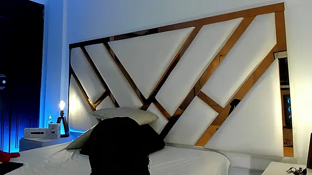 Aron cruz online show from 03-26-26, 01:20