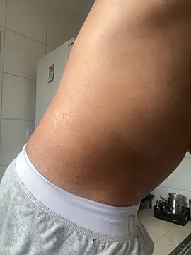 Snapshot of grosso-pau chatting on 11-16-25, 05:17 grosso-pau online show from 11-16-25, 05:17