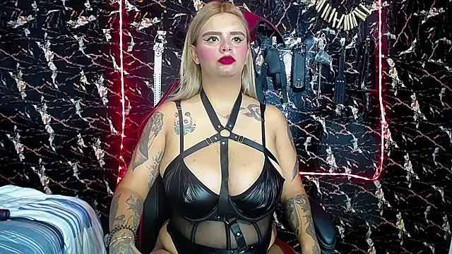 mia boobs hot online show from 10-25-25, 10:43