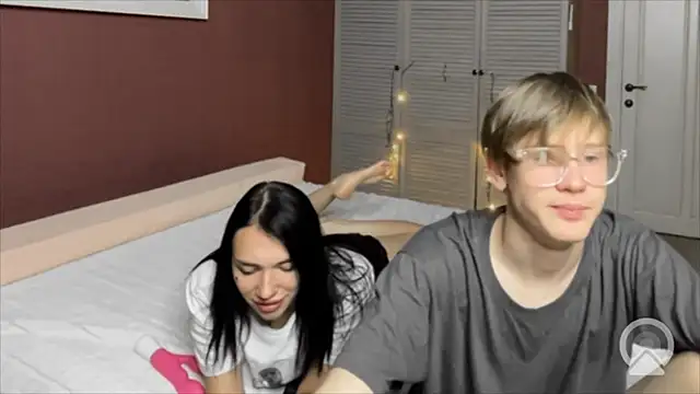 Snapshot of Laura_Key chatting on 10-27-25, 08:54 Laura Key online show from 10-27-25, 08:54