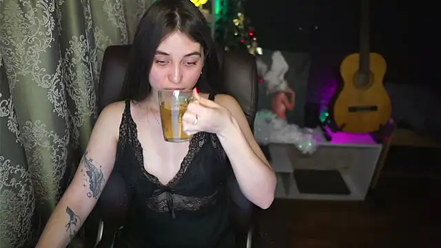 delicatedBailey online show from 02-11-25, 05:37