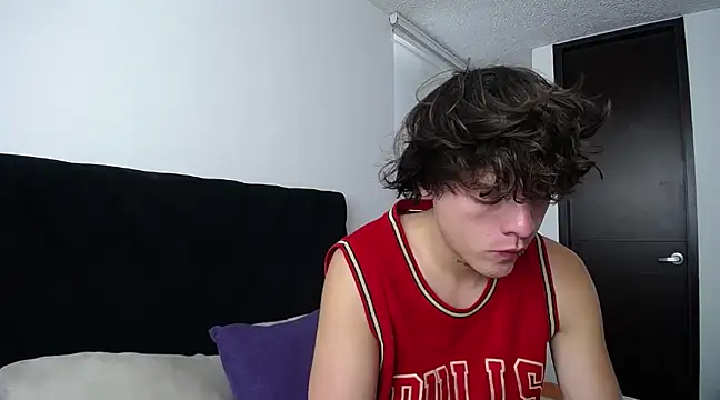 Santiago kiler online show from 02-27-25, 06:31