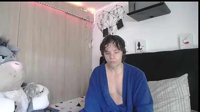 Santiago kiler online show from 04-14-26, 02:33