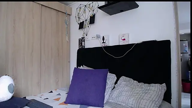 Santiago kiler online show from 11-07-25, 04:11