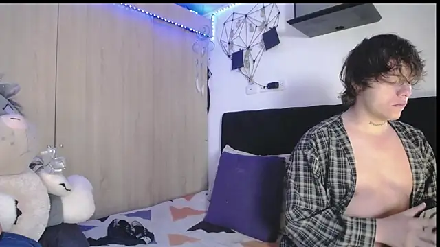 Snapshot of Santiago_kiler chatting on 05-20-26, 12:57 Santiago kiler online show from 05-20-26, 12:57