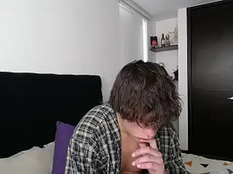 Santiago kiler online show from 02-20-25, 09:42