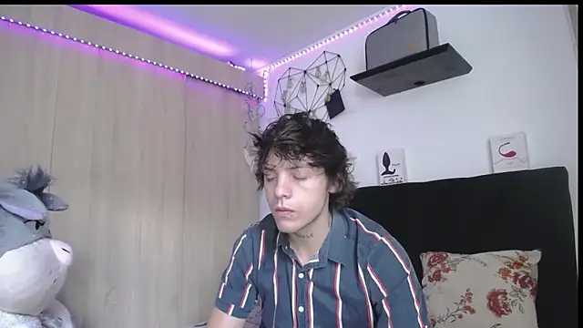 Santiago kiler online show from 04-07-26, 02:08