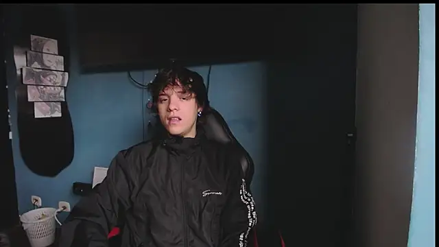 Santiago kiler online show from 04-04-26, 07:53