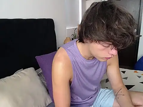 Santiago kiler online show from 02-15-25, 03:17