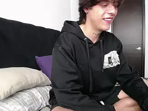 Santiago kiler online show from 03-08-25, 04:39