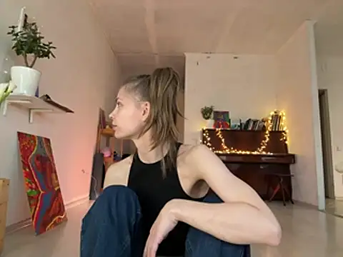 LeyaJohnson online show from 04-10-26, 12:01