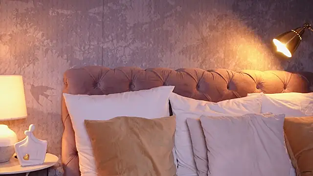 Snapshot of AngelaFay chatting on 03-13-25, 05:54 AngelaFay online show from 03-13-25, 05:54