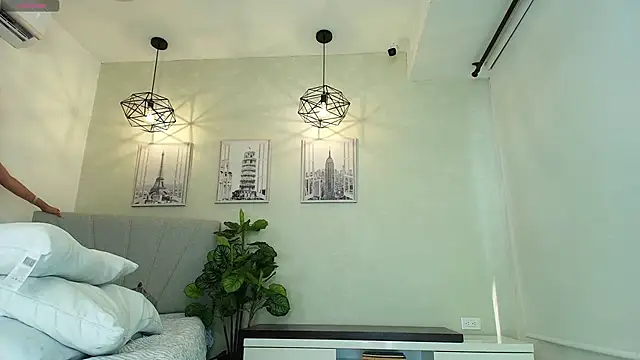 Sassy--Girl online show from 11-12-25, 06:12