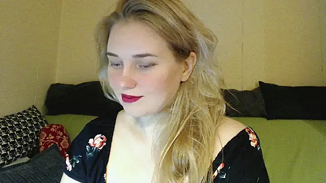 mmmPinUpGirl online show from 11-17-25, 03:49