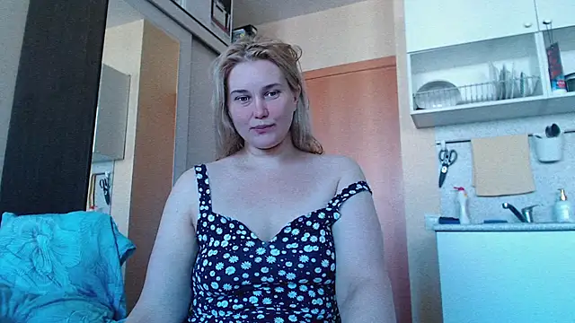 Snapshot of mmmPinUpGirl chatting on 07-16-26, 08:00 mmmPinUpGirl online show from 07-16-26, 08:00