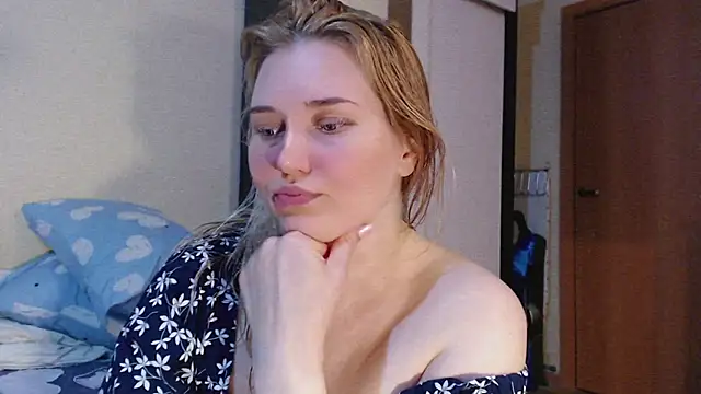 Snapshot of mmmPinUpGirl chatting on 06-20-26, 07:52 mmmPinUpGirl online show from 06-20-26, 07:52