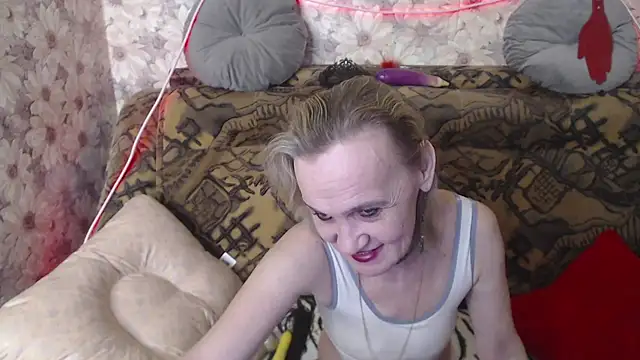 Snapshot of MissBekker chatting on 03-18-25, 08:16 MissBekker online show from 03-18-25, 08:16