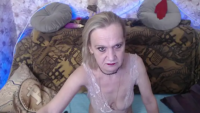 Snapshot of MissBekker chatting on 02-22-25, 09:15 MissBekker online show from 02-22-25, 09:15