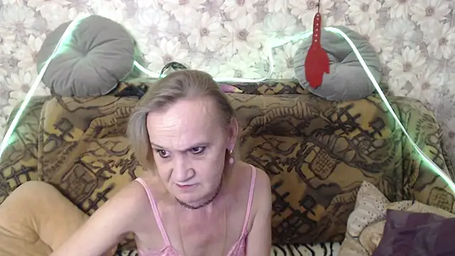 Snapshot of MissBekker chatting on 10-01-25, 05:17 MissBekker online show from 10-01-25, 05:17