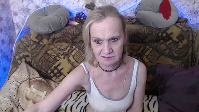 Snapshot of MissBekker chatting on 03-06-25, 03:57 MissBekker online show from 03-06-25, 03:57