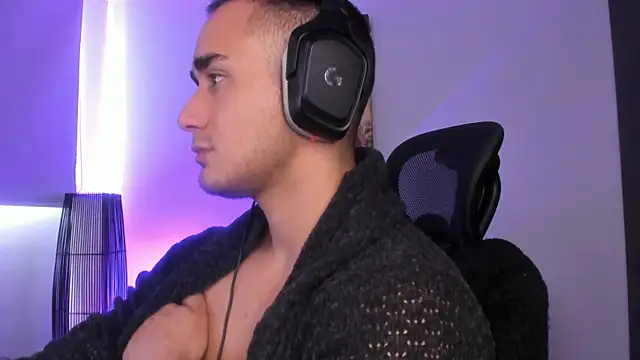 Snapshot of AlexRivera6 chatting on 12-24-24, 06:28 AlexRivera6 online show from 12-24-24, 06:28