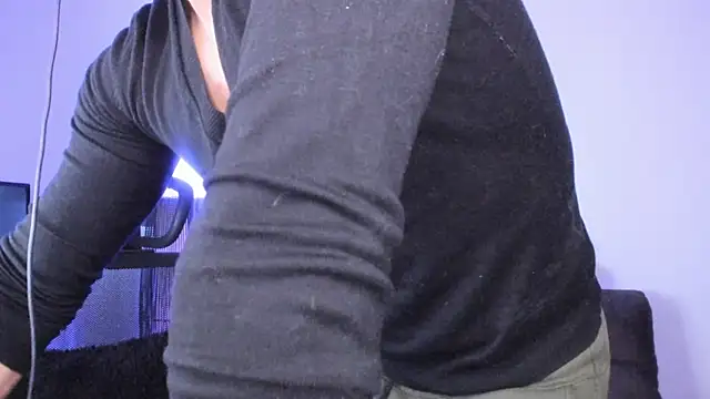 Snapshot of AlexRivera6 chatting on 12-22-24, 02:27 AlexRivera6 online show from 12-22-24, 02:27