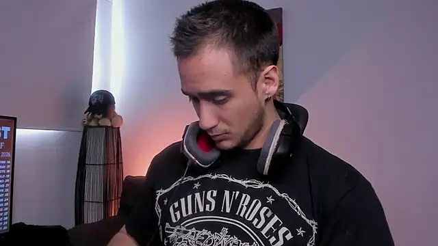 Snapshot of AlexRivera6 chatting on 02-03-25, 08:35 AlexRivera6 online show from 02-03-25, 08:35