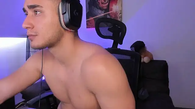 Snapshot of AlexRivera6 chatting on 12-25-24, 06:09 AlexRivera6 online show from 12-25-24, 06:09