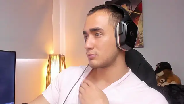 Snapshot of AlexRivera6 chatting on 01-04-25, 09:41 AlexRivera6 online show from 01-04-25, 09:41