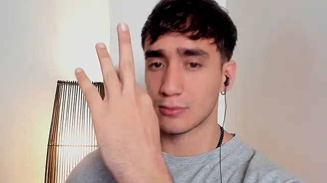 Snapshot of AlexRivera6 chatting on 02-19-26, 04:15 AlexRivera6 online show from 02-19-26, 04:15