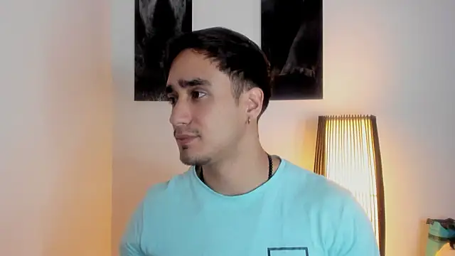 Snapshot of AlexRivera6 chatting on 10-13-25, 01:45 AlexRivera6 online show from 10-13-25, 01:45