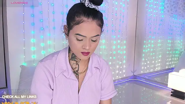 ohyesly  online show from 09-23-25, 11:17