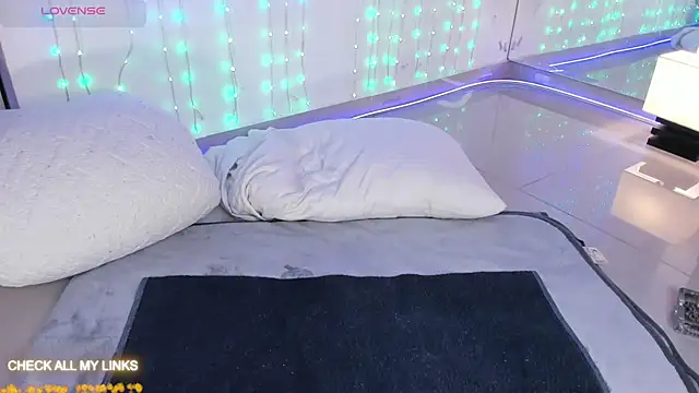 ohyesly  online show from 09-30-25, 11:05