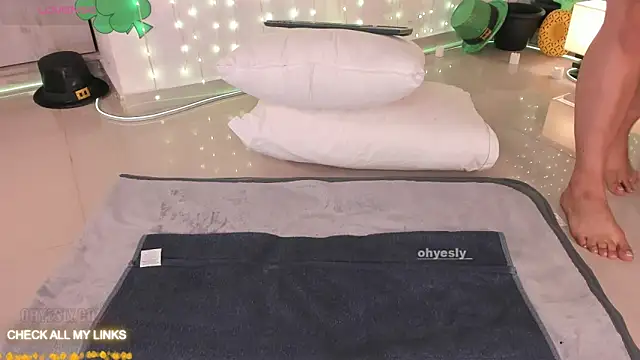 Snapshot of ohyesly_ chatting on 03-02-26, 10:11 ohyesly online show from 03-02-26, 10:11