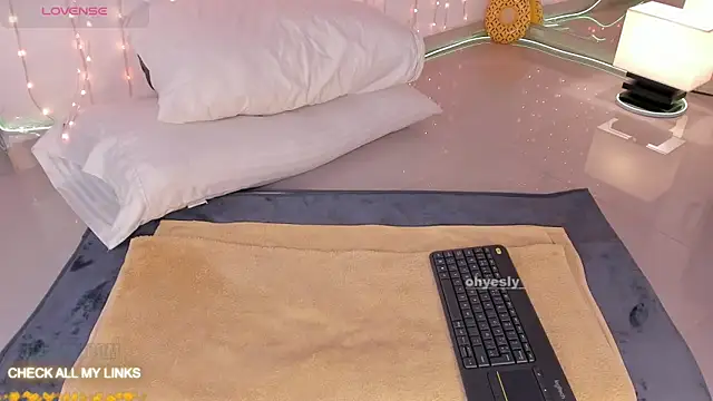 ohyesly  online show from 01-06-26, 10:08