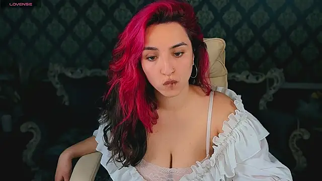 Daphne Moss online show from 05-12-26, 01:17