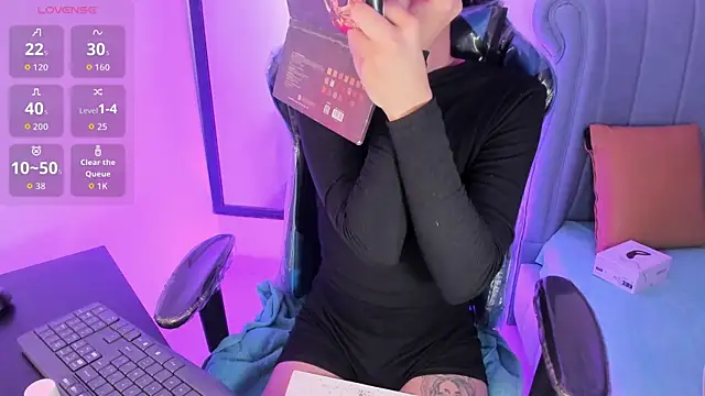 Chris boy  online show from 04-01-26, 07:42