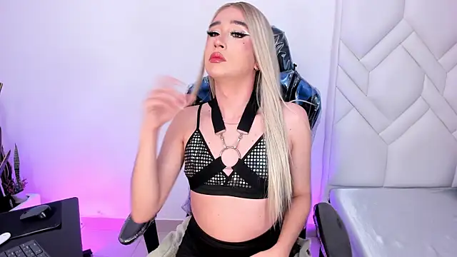 Chris boy  online show from 12-19-25, 08:06