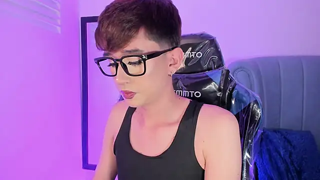 Chris boy  online show from 04-05-26, 07:15