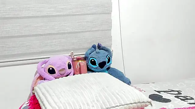 Elizabeth 18  online show from 01-14-26, 03:21