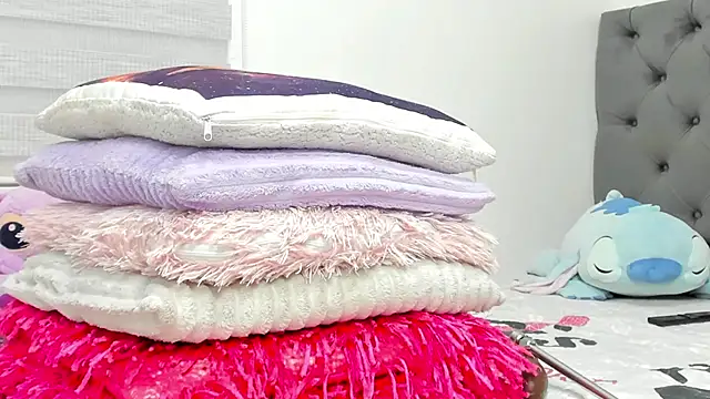 Elizabeth 18  online show from 04-09-26, 03:41