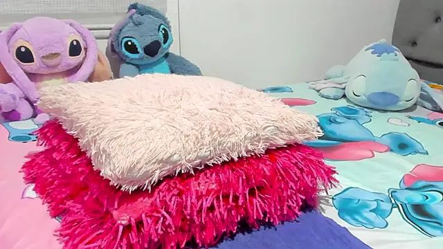 Elizabeth 18  online show from 11-05-25, 02:58